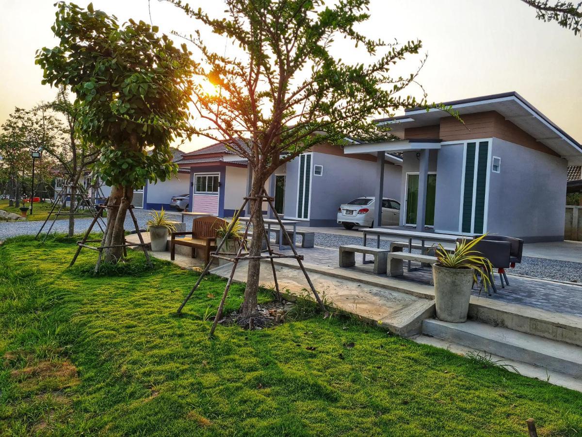 Araya Cottage Uthai Thani Buitenkant foto