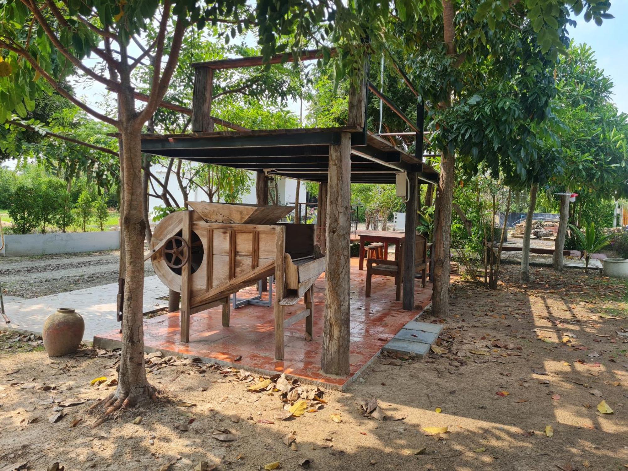 Araya Cottage Uthai Thani Buitenkant foto